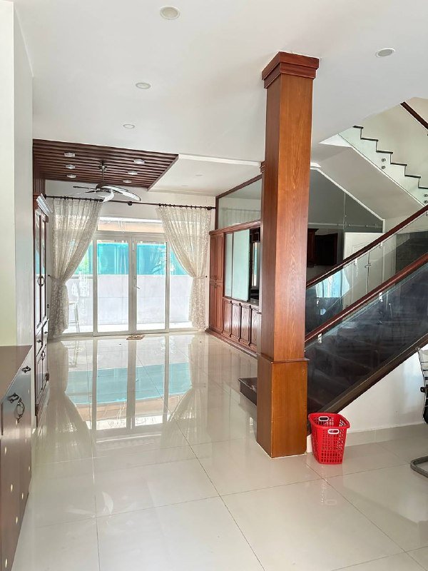 Villa for rent in District 7, Ho Chi Minh City - 2